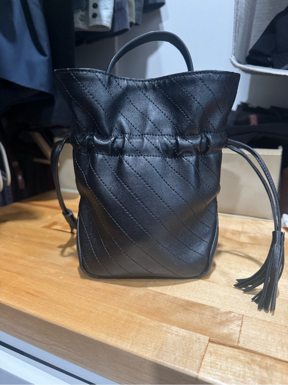 Gucci Blondie Bucket Bag Black with Chain Strap - Picture 5 of 8